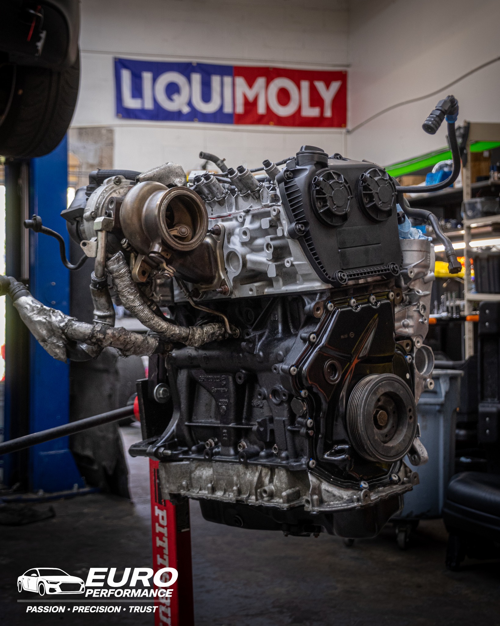 Engine rebuild detail 1