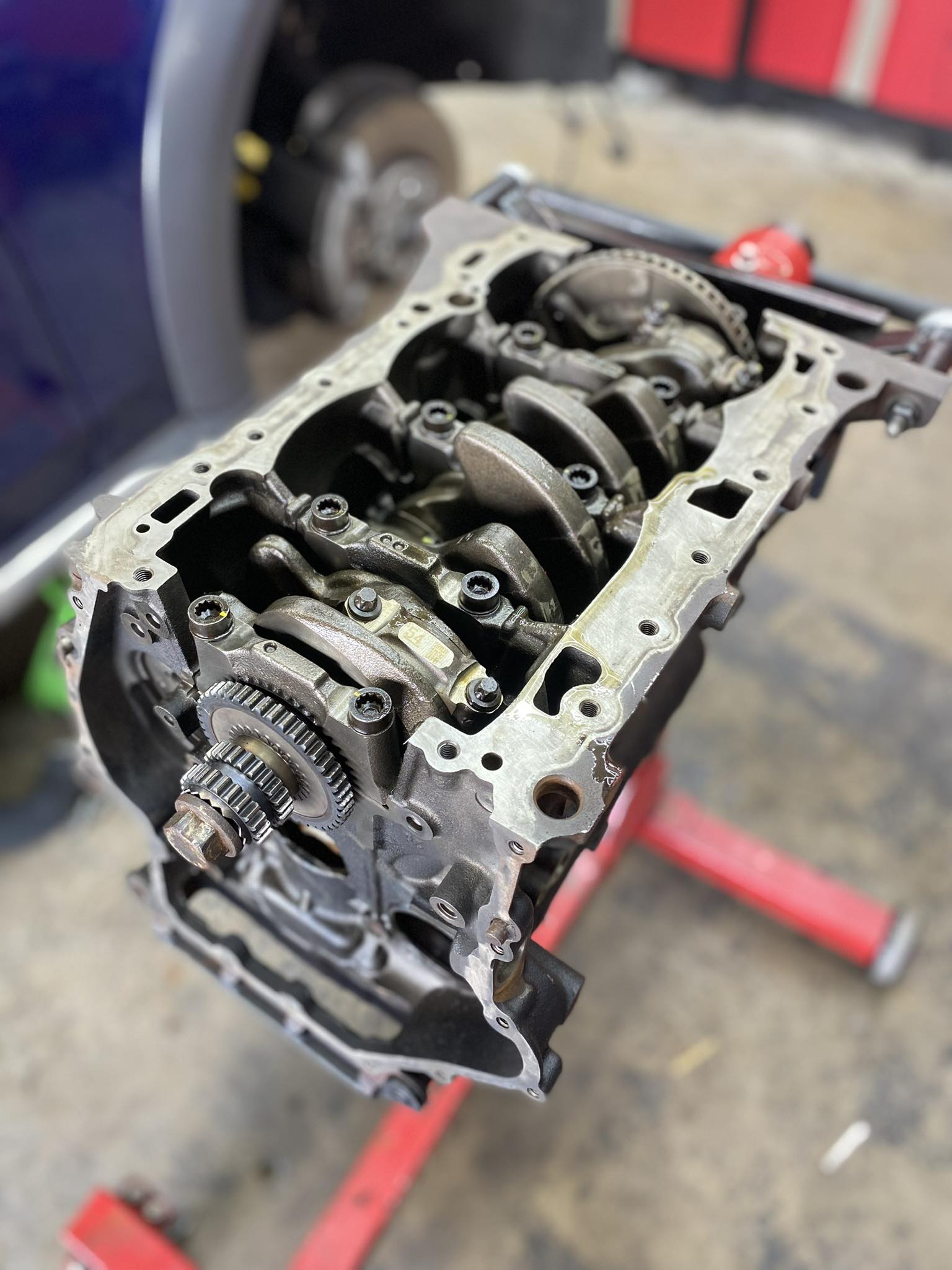 Engine rebuild detail 3