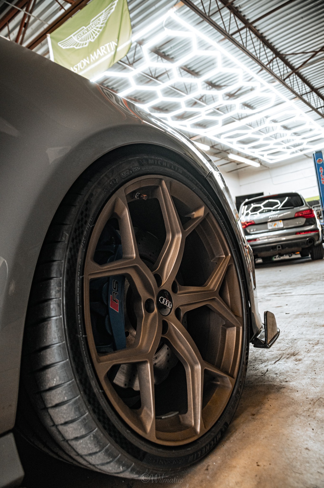 Brake and suspension service bay